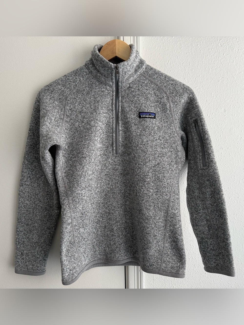 Patagonia Women’s Heather Gray 1/4 Zip Sweater